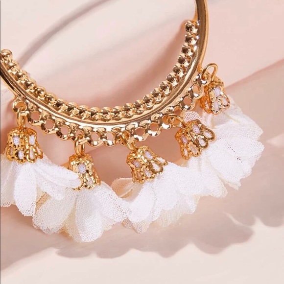 ✨2/$25✨Boho Flower Tassels✨ - Picture 4 of 6